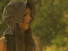 Fickwillige Rothaarige im Landfrauenkleid outdoor gevögelt